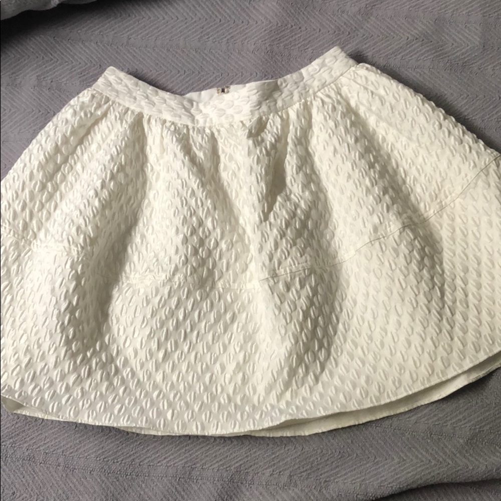 NWT Express textured off white skirt. Size 8